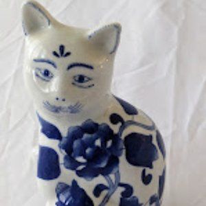 Vintage Blue & White Floral Pattern Porcelain Cat Kitten Figurine Statue Decor